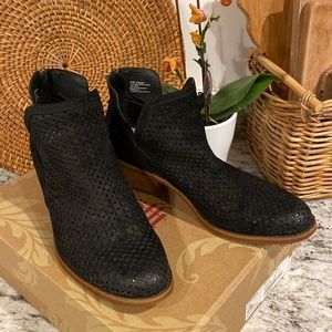 Sundance Sofft Black Suede Booties, Like New